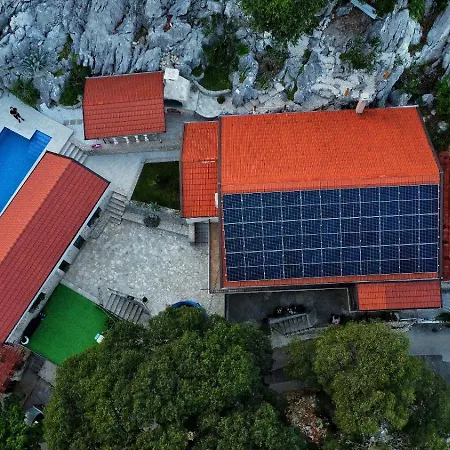 Cliffside Vilic Vila *
