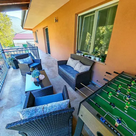 Villa Cliffside Vilic *