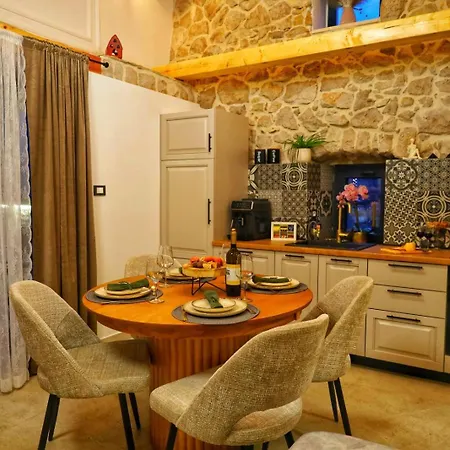 Cliffside Vilic Vila *
