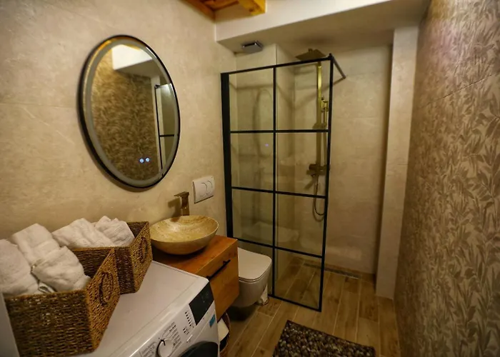 فيلة Cliffside Vilic *