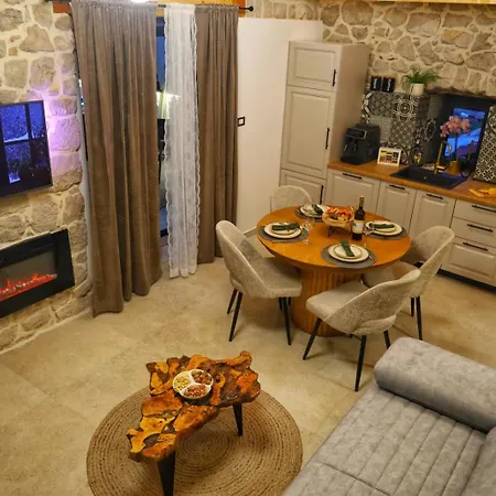 Vila Cliffside Vilic *