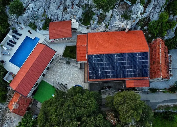 Cliffside Vilic Vila *